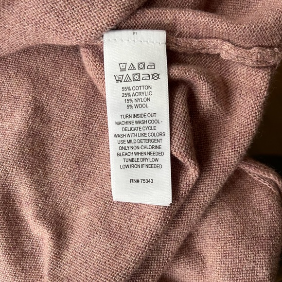 Shrinking Violet Sweater size: XL - Picture 9 of 10